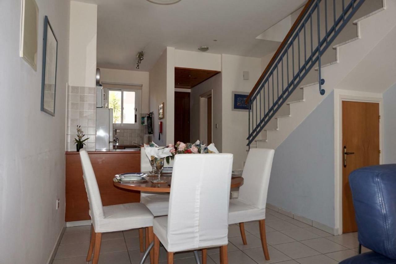 Aurora Townhouse - Complimentary Paphos Airport Transport Villa Екстериор снимка