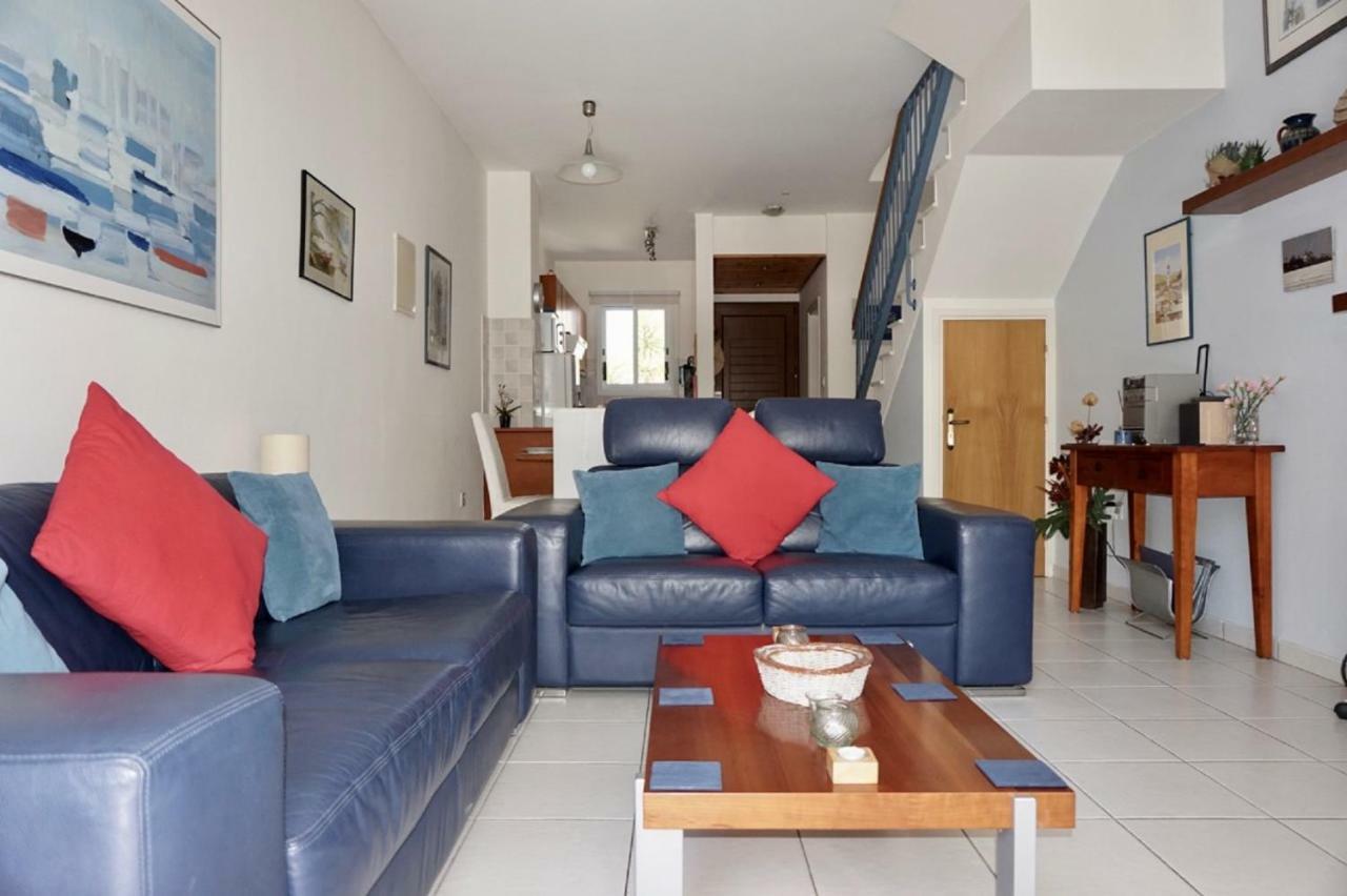 Aurora Townhouse - Complimentary Paphos Airport Transport Villa Екстериор снимка